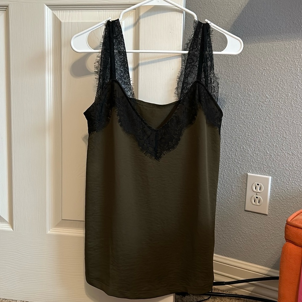 Green/black top
